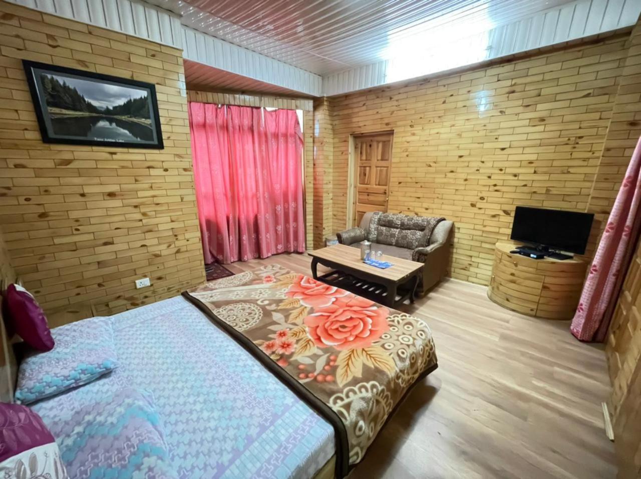 Hotel Snowflake Nārkanda Esterno foto